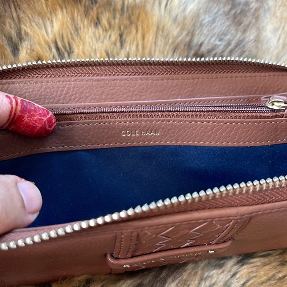 Cole haan wallet - Picture 8 of 9